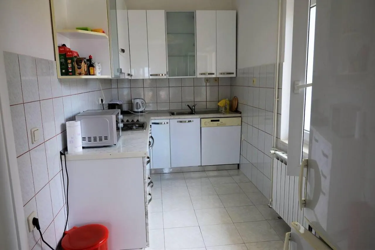 Stunning 2-Bed Apartment In Okrug Gornji Croatia